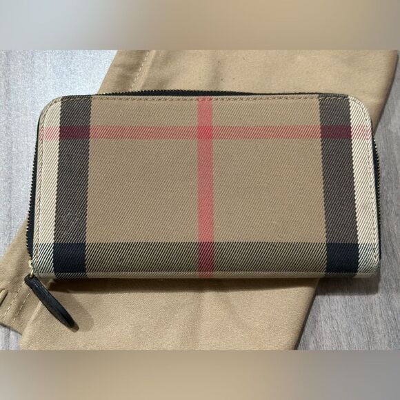 Burberry Elmore Black Leather Check Zip Around Wallet - Picture 9 of 10